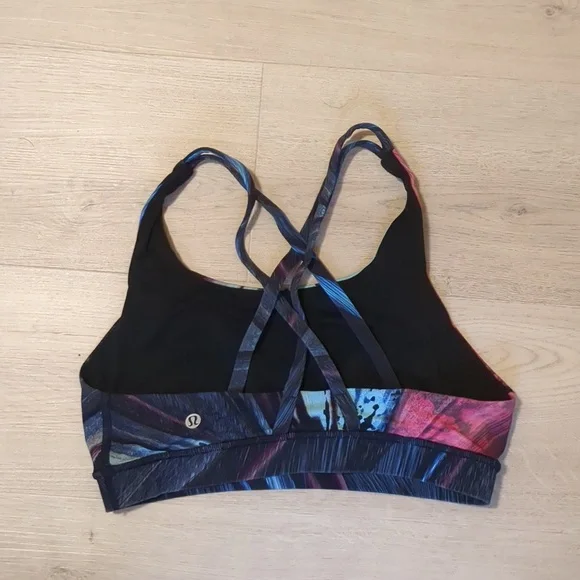 Lululemon sports bra - Picture 2 of 2